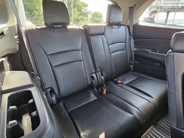 Photo of 2018 White Diamond Pearl Honda Pilot