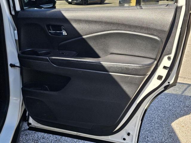 Photo of 2018 White Diamond Pearl Honda Pilot
