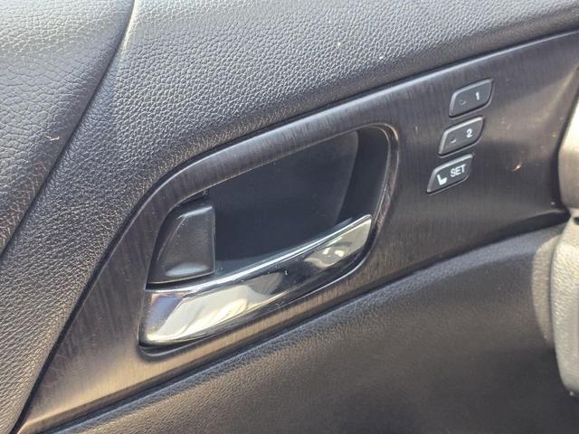 Photo of 2014 Alabaster Silver Metallic Honda Accord