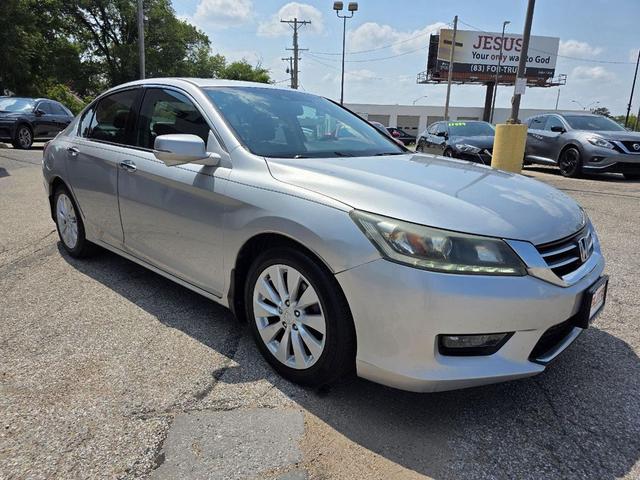 Photo of 2014 Alabaster Silver Metallic Honda Accord