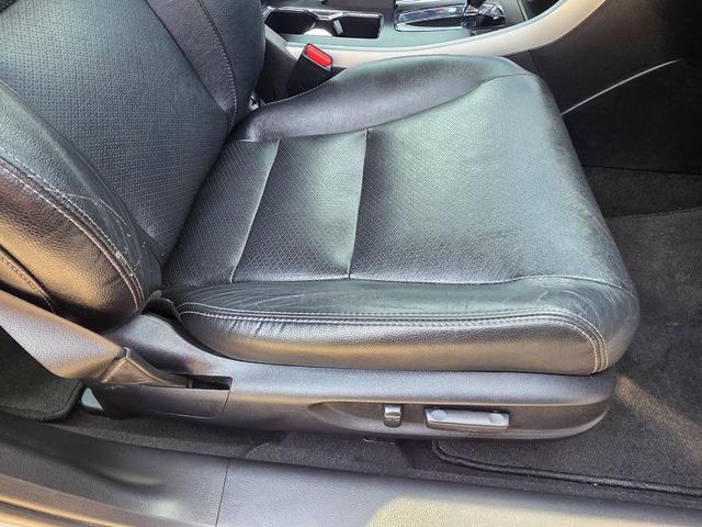 Photo of 2014 Alabaster Silver Metallic Honda Accord