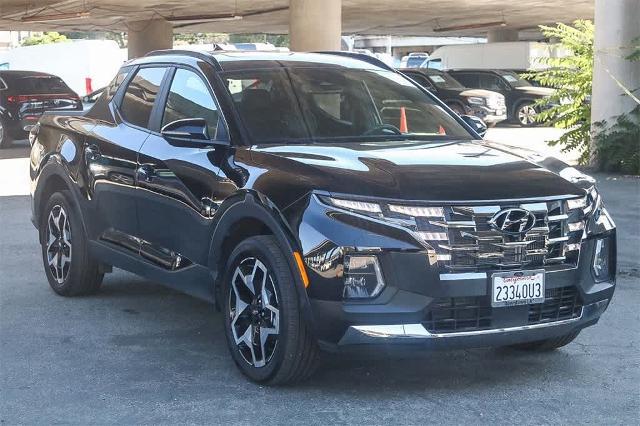 Photo of 2023 Phantom Black Hyundai SANTA CRUZ