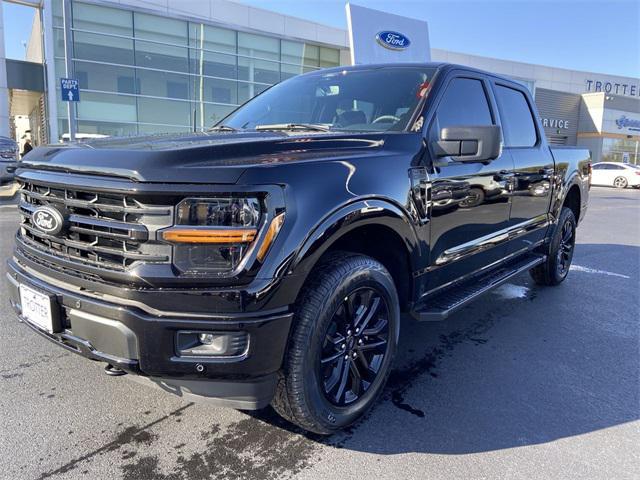 Photo of 2025 AGATE BLACK METALLIC Ford F-150