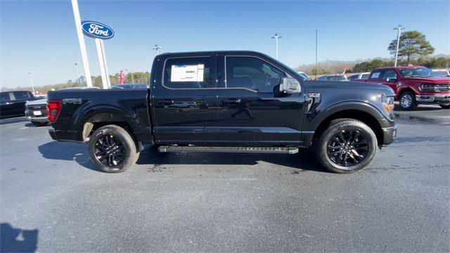 Photo of 2025 AGATE BLACK METALLIC Ford F-150
