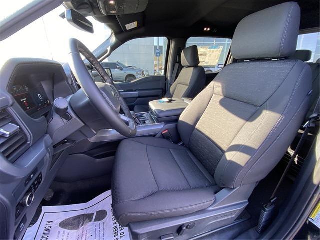 Photo of 2025 AGATE BLACK METALLIC Ford F-150