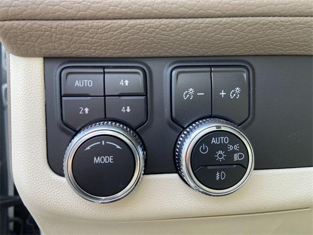 Photo of 2023 White Frost Tricoat GMC Yukon XL