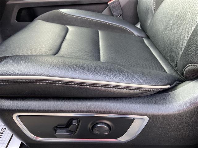 Photo of 2024 Billet Silver Metallic Clearcoat RAM 1500