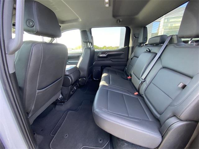 Photo of 2024 Summit White GMC Sierra 1500