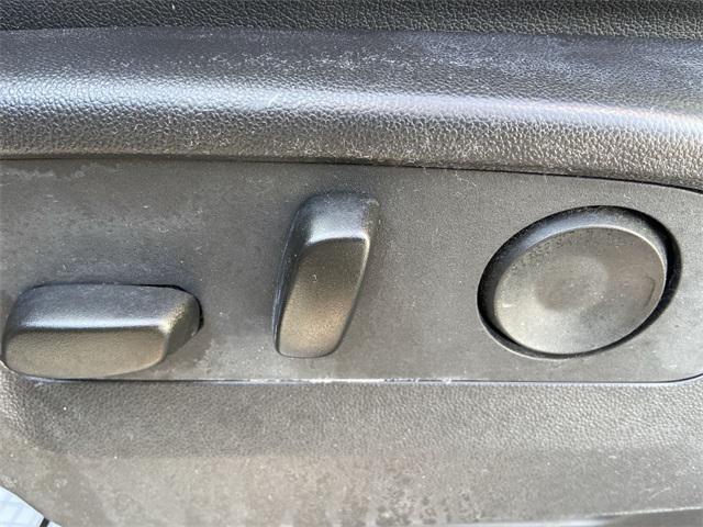 Photo of 2024 Summit White GMC Sierra 1500