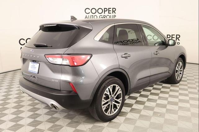 Photo of 2022 Gray Metallic Ford Escape