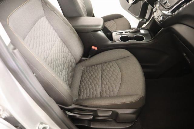 Photo of 2020 Silver Ice Metallic Chevrolet Equinox