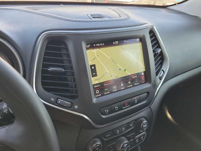 Photo of 2023 Diamond Black Jeep Cherokee