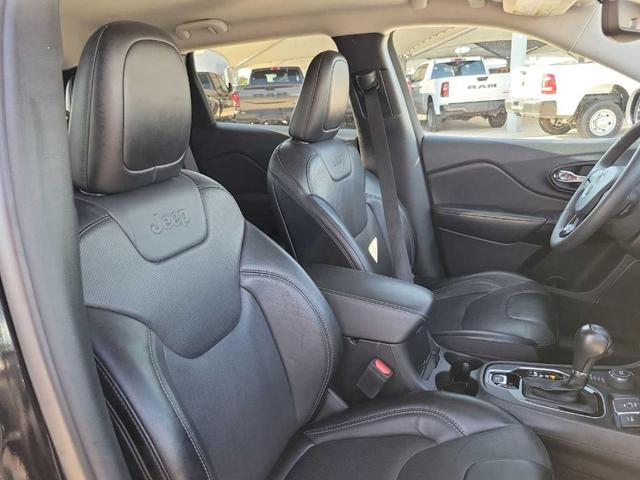 Photo of 2023 Diamond Black Jeep Cherokee