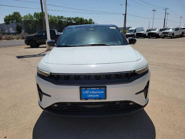 Photo of 2025 Bright White Clearcoat Jeep Wagoneer S