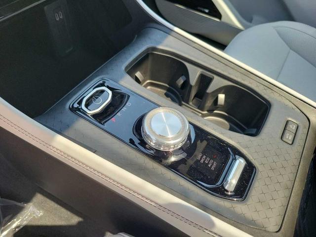 Photo of 2025 Bright White Clearcoat Jeep Wagoneer S