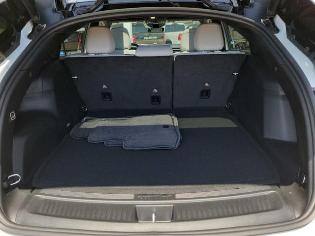Photo of 2025 Bright White Clearcoat Jeep Wagoneer S