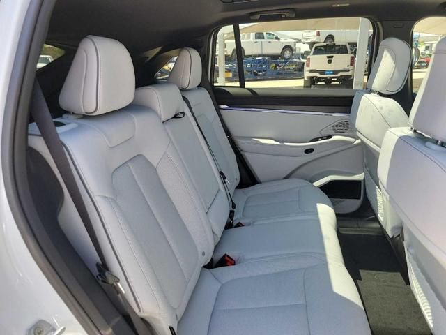 Photo of 2025 Bright White Clearcoat Jeep Wagoneer S