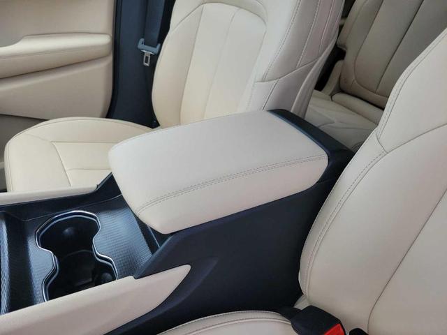 Photo of 2025 Bright White Clearcoat Jeep Grand Cherokee L