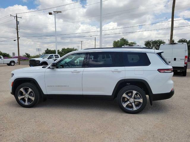 Photo of 2025 Bright White Clearcoat Jeep Grand Cherokee L