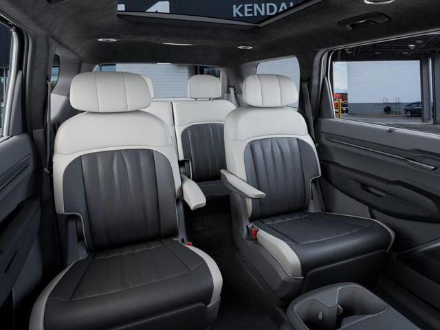 Photo of 2026 Ebony Kia EV9
