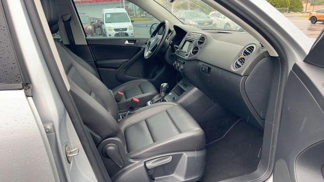 Photo of 2016 Reflex Silver Metallic Volkswagen Tiguan