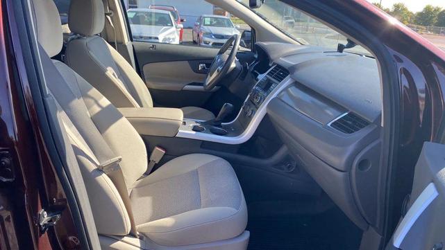 Photo of 2012 Burgundy Ford Edge
