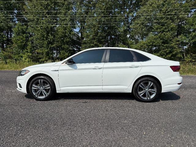 Photo of 2019 Pure White Volkswagen Jetta