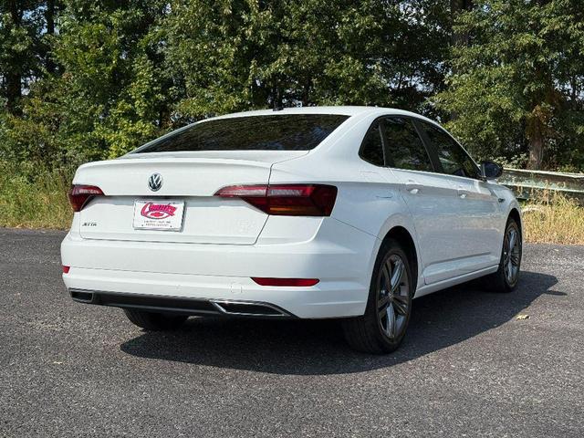 Photo of 2019 Pure White Volkswagen Jetta