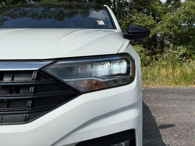 Photo of 2019 Pure White Volkswagen Jetta
