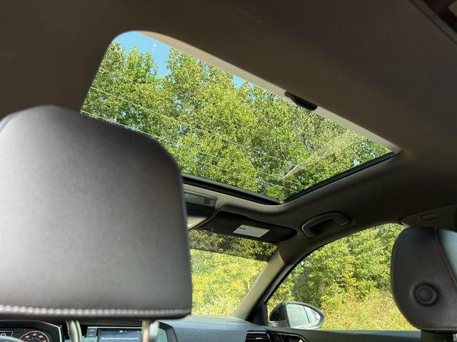 Photo of 2019 Pure White Volkswagen Jetta