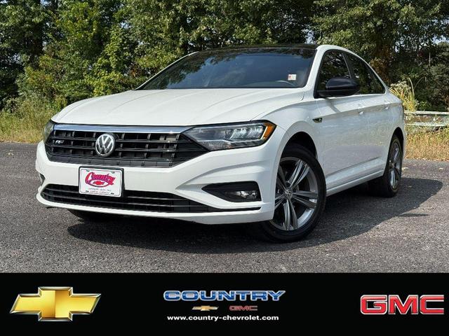 Photo of 2019 Pure White Volkswagen Jetta