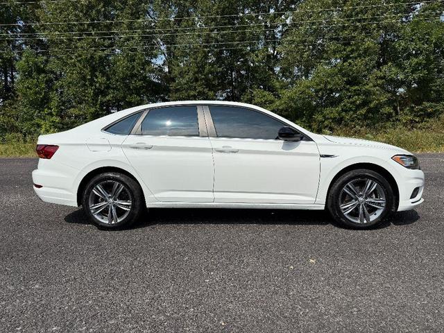 Photo of 2019 Pure White Volkswagen Jetta