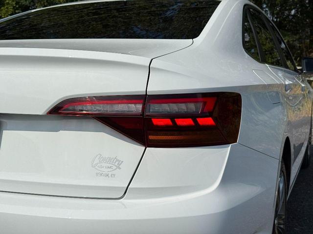 Photo of 2019 Pure White Volkswagen Jetta