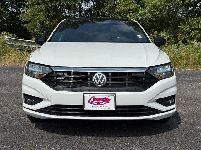 Photo of 2019 Pure White Volkswagen Jetta