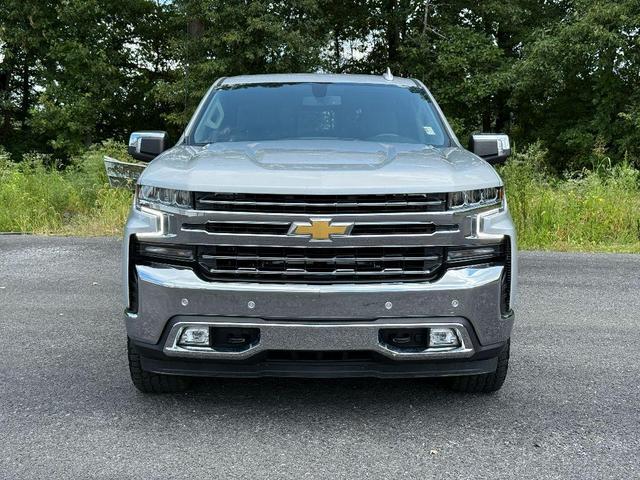 Photo of 2022 Silver Ice Metallic Chevrolet Silverado 1500 Limited