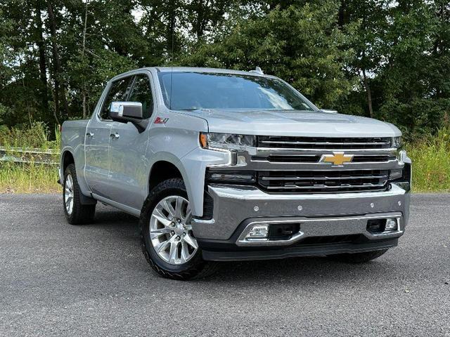 Photo of 2022 Silver Ice Metallic Chevrolet Silverado 1500 Limited
