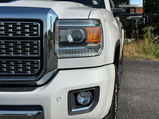 Photo of 2019 White Frost Tri-Coat GMC Sierra 2500
