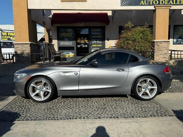Photo of 2013 Space Gray Metallic BMW Z4