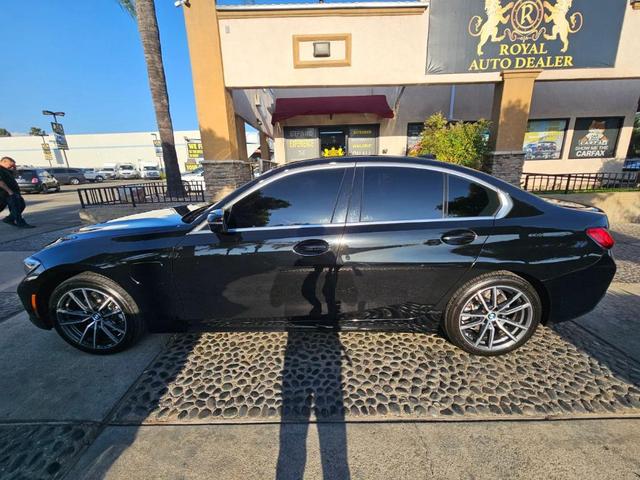 Photo of 2021 Jet Black BMW 330e
