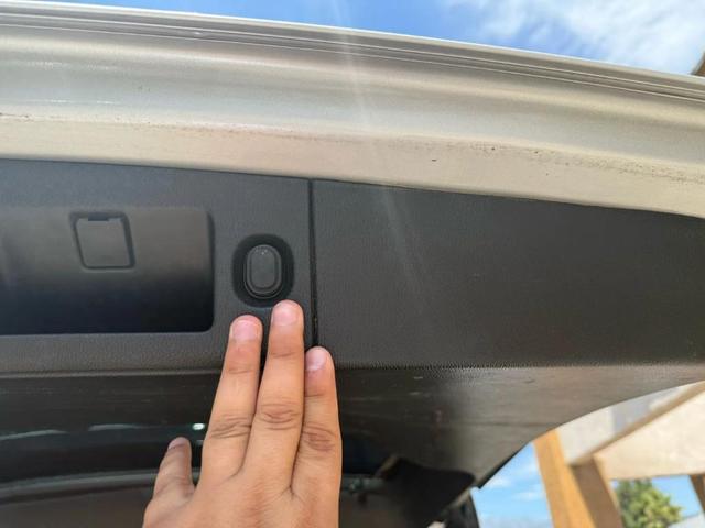 Photo of 2018 Silver Ice Metallic Chevrolet Suburban