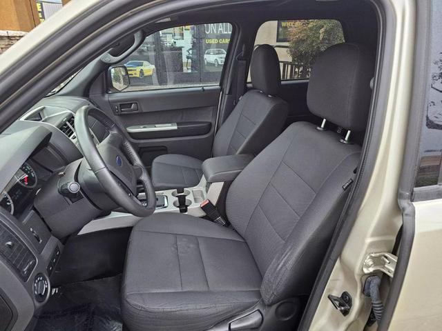 Photo of 2012 Gold Leaf Metallic Ford Escape