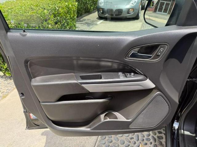 Photo of 2022 Black Chevrolet Colorado