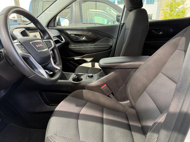 Photo of 2024 Summit White GMC Terrain