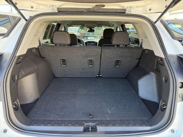 Photo of 2024 Summit White GMC Terrain