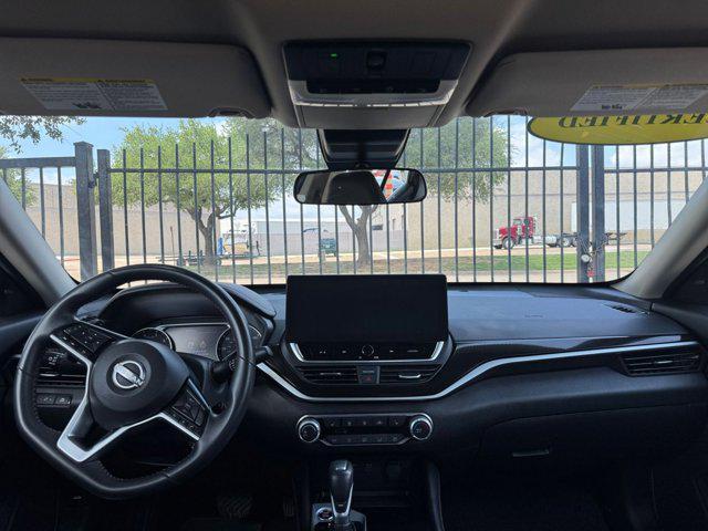 Photo of 2024 Gun Metallic Nissan Altima