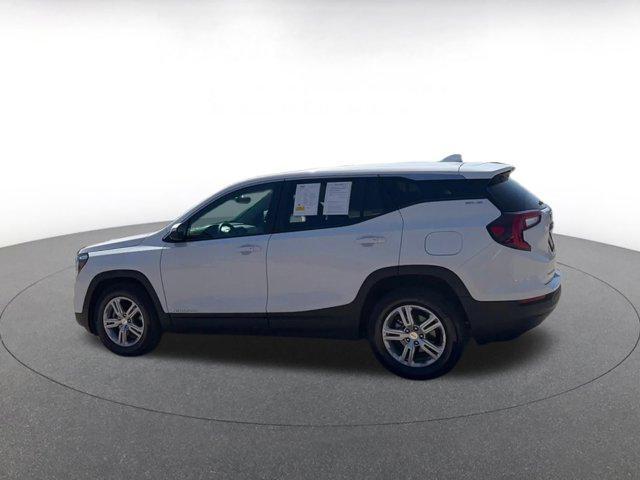 Photo of 2024 Summit White GMC Terrain