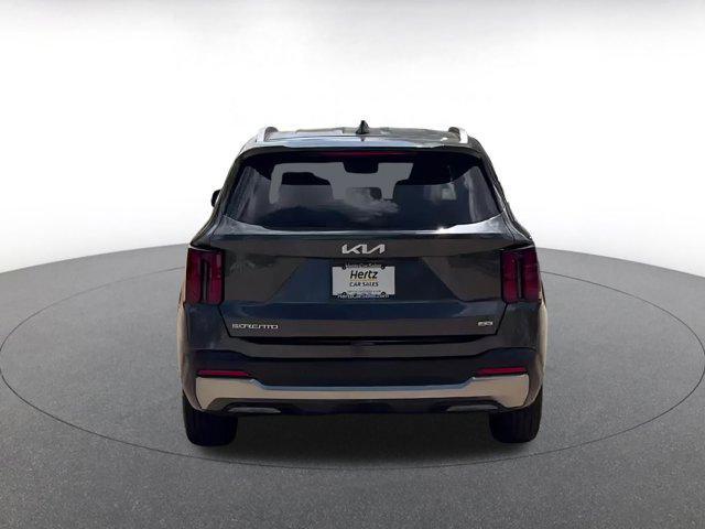 Photo of 2024 Gravity Grey Kia Sorento