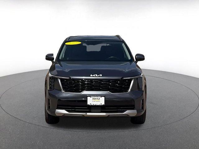 Photo of 2024 Gravity Grey Kia Sorento