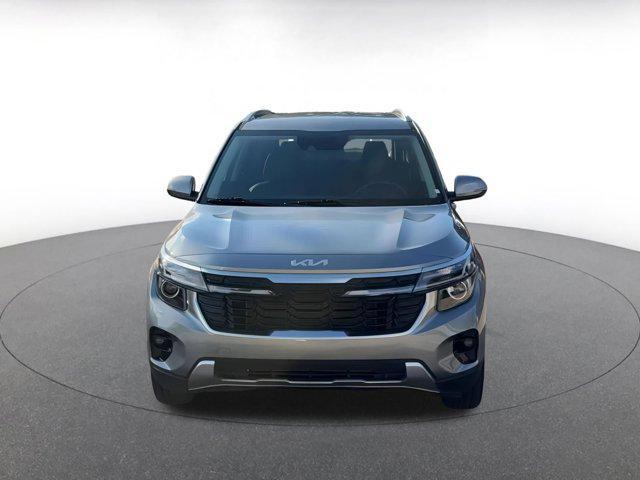 Photo of 2025 Steel Gray Kia Seltos