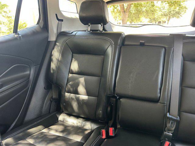 Photo of 2024 Summit White GMC Terrain
